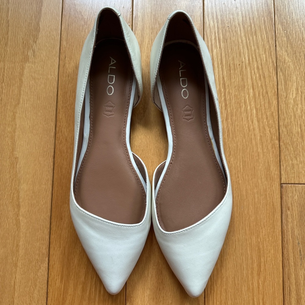 Aldo White Flats Sleek Minimalist Design (Size 8)
